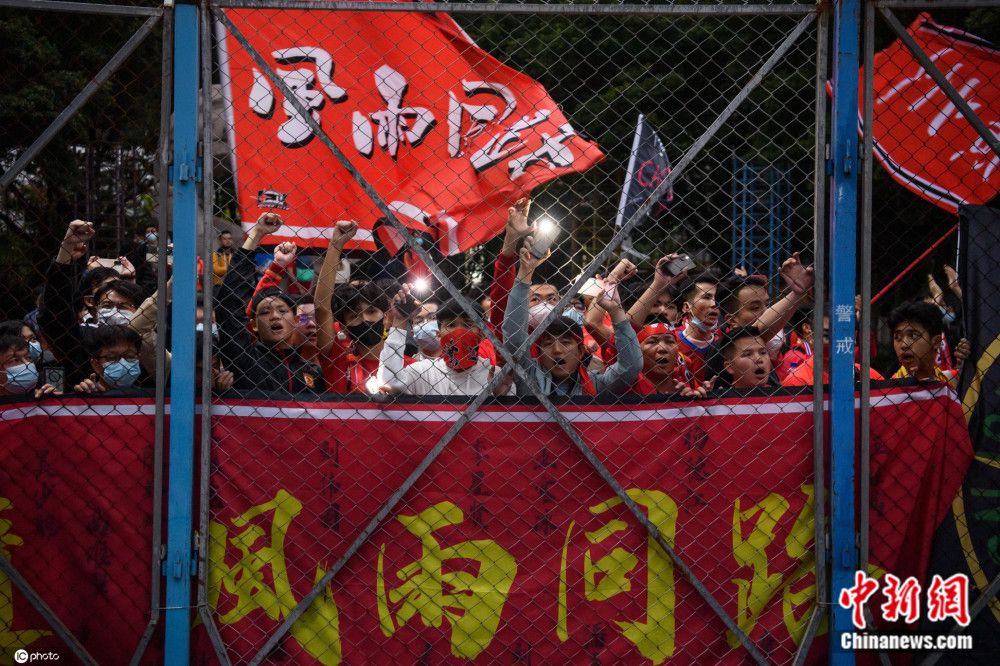 但鲁尼家族认为苏利文触犯了帮规，必须选择死亡。